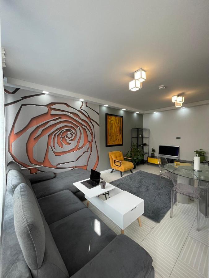 Bright: Flat With Balcony - Kitchen - Free Parking Daire Berlin Dış mekan fotoğraf