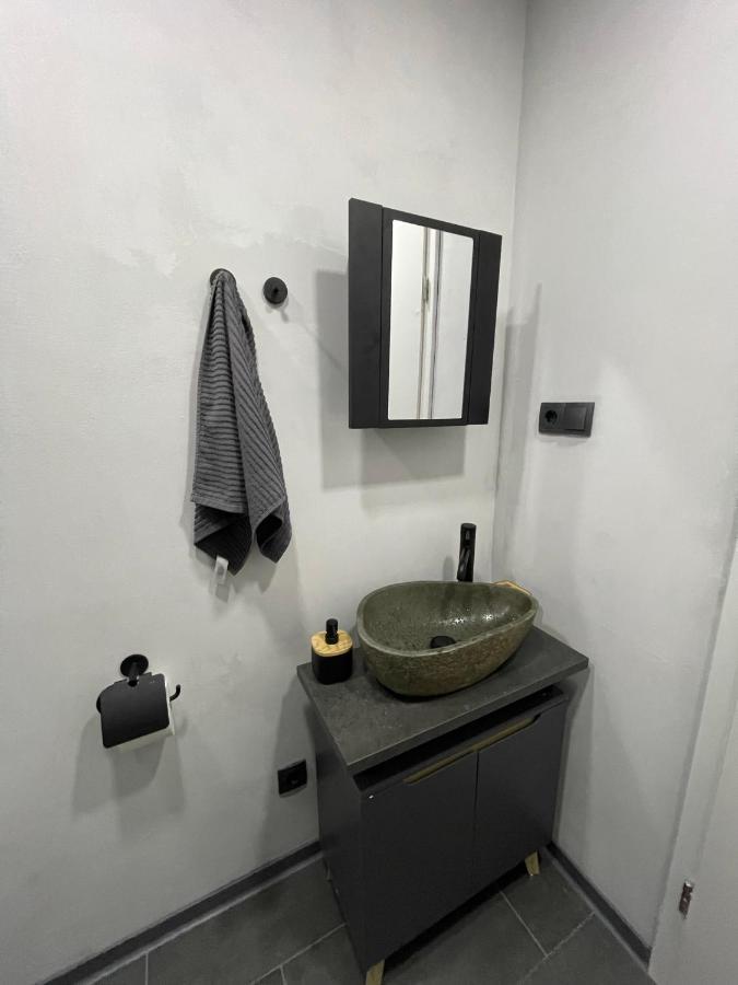 Bright: Flat With Balcony - Kitchen - Free Parking Daire Berlin Dış mekan fotoğraf