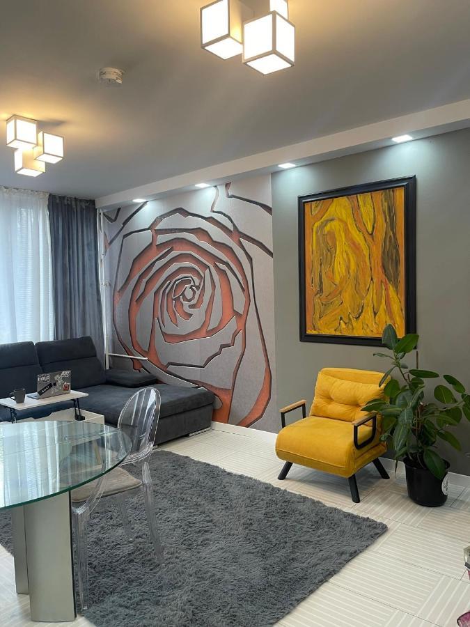 Bright: Flat With Balcony - Kitchen - Free Parking Daire Berlin Dış mekan fotoğraf