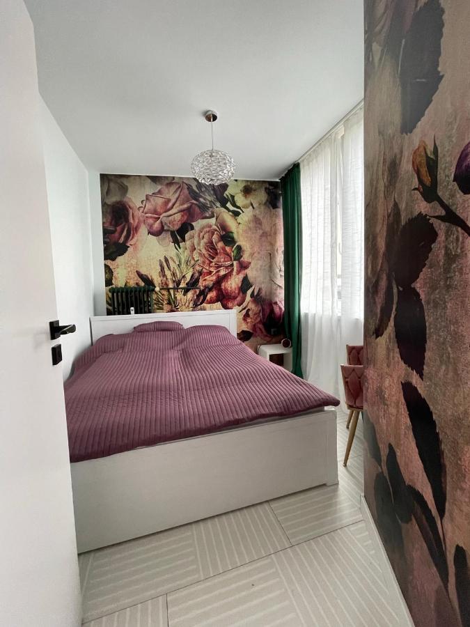 Bright: Flat With Balcony - Kitchen - Free Parking Daire Berlin Dış mekan fotoğraf